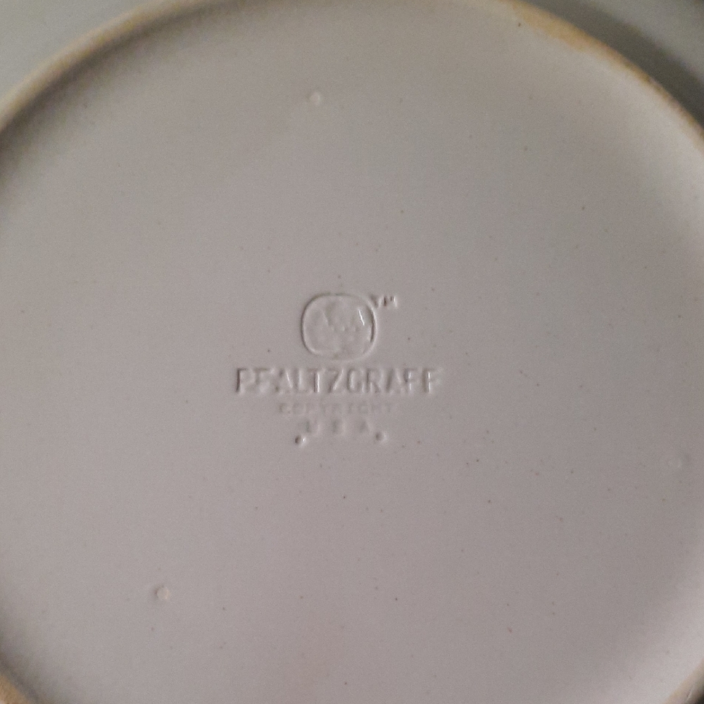 Set of 2 Pfaltzgraff White Dinner Plate with Holly and Red Berry Accents - Picture 10 of 13